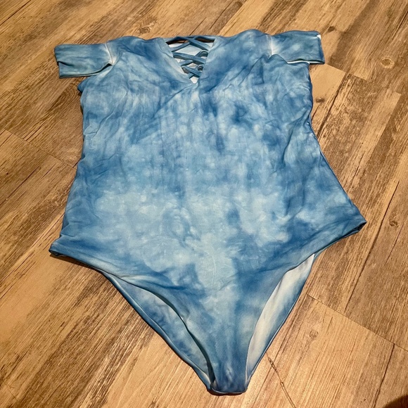 Frankies Bikini Moderate Coverage One Piece - Picture 1 of 3